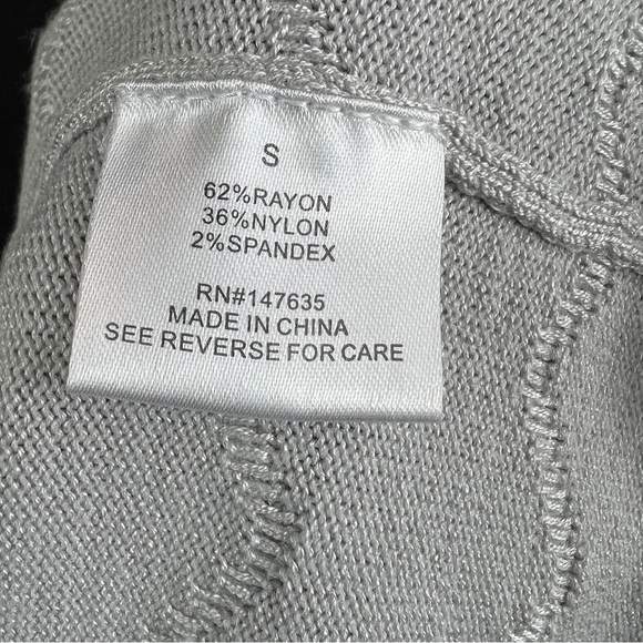 Romeo & Juliet Couture Gray Chevron Sweater Mini Dress Size S - Picture 5 of 7